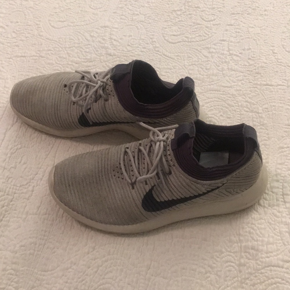 Nike tennishoes